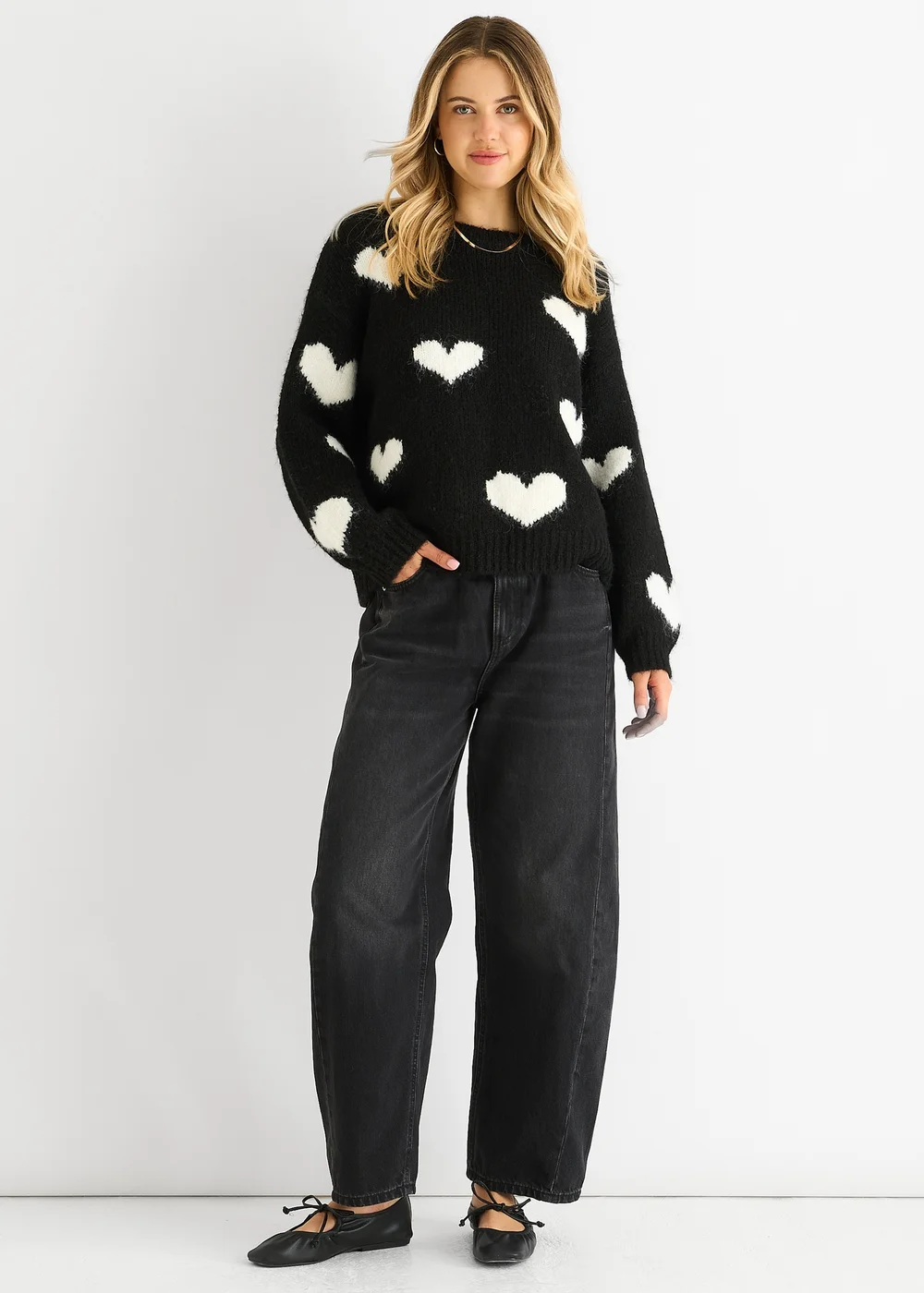 Gini London Black Contrast Heart Oversized Knit Jumper - Small/Medium Image 1