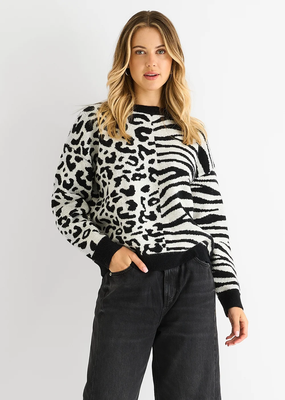 Gini London Black Contrast Zebra Animal Knit Jumper - Large/Extra Large Image 3
