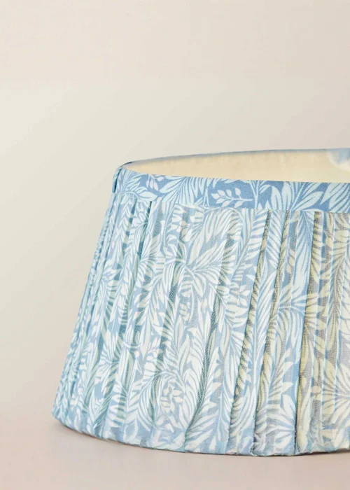 ValueLights Powder Blue Bobbin Floor Lamp with Leaf Pleated Lampshade - One Size Image 4