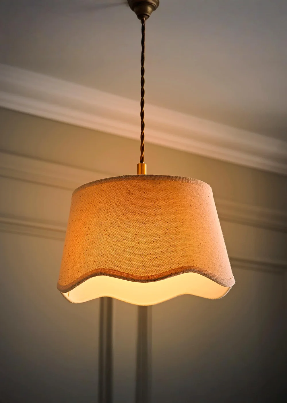 ValueLights Mabel Small Scalloped Natural Easy Fit Lampshade - One Size Image 2