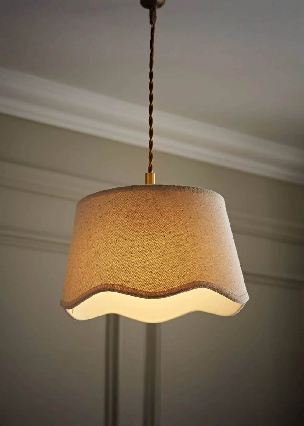 ValueLights Mabel Small Scalloped Natural Easy Fit Lampshade - One Size Image 1