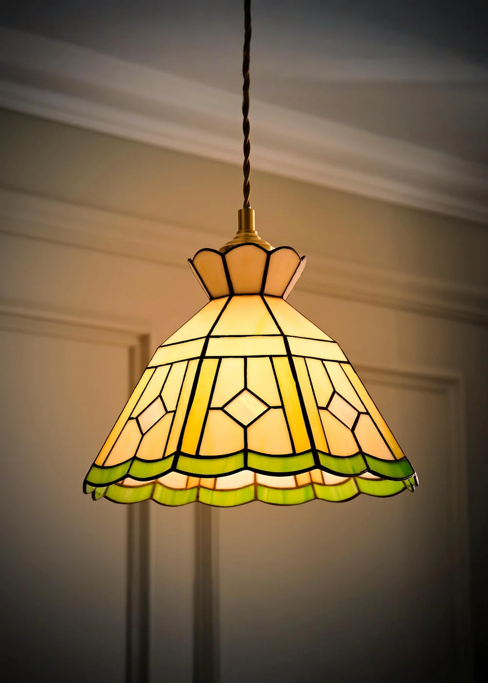 ValueLights Beatrix Tiffany Glass Easy Fit Lampshade - One Size Image 2