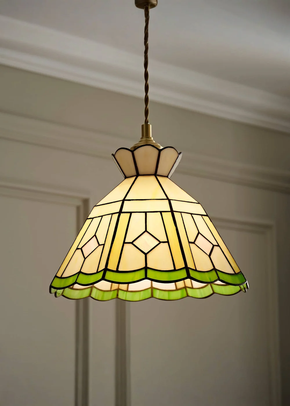 ValueLights Beatrix Tiffany Glass Easy Fit Lampshade - One Size Image 1