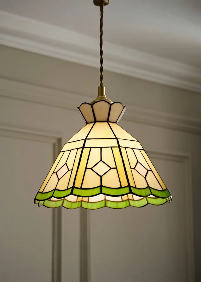 ValueLights Beatrix Tiffany Glass Easy Fit Lampshade