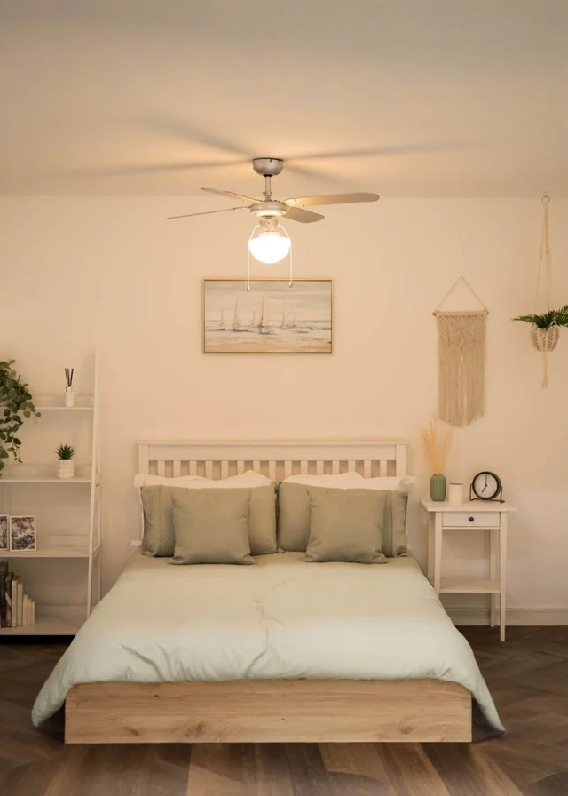 ValueLights 42 Inch Ceiling Fan Light with Reversible Silver Blades