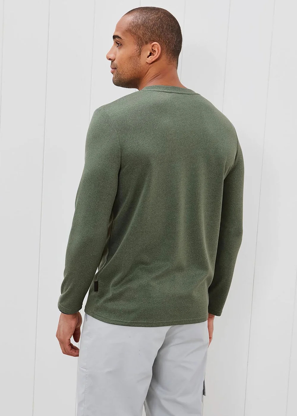 Cotton Traders Everglade Breathable Long Sleeve Crew Neck Top - Small Image 2