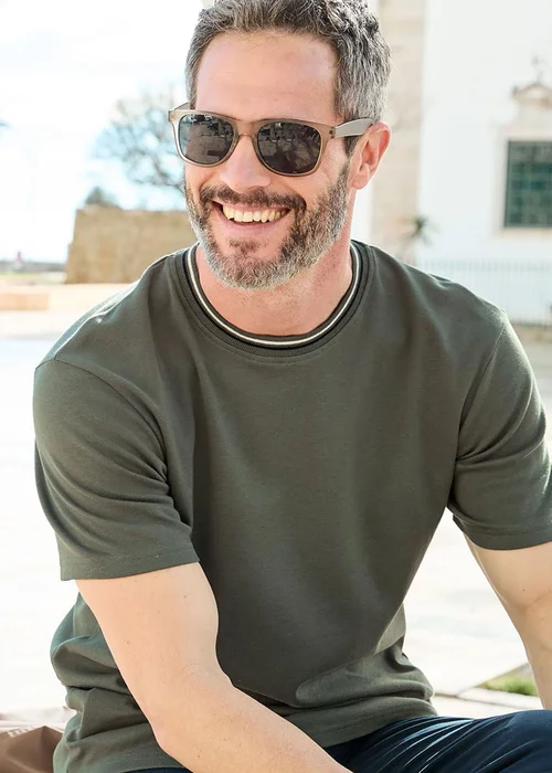 Cotton Traders Everglade Pure Cotton Crew Neck Tipped T-Shirt - Large Image 4