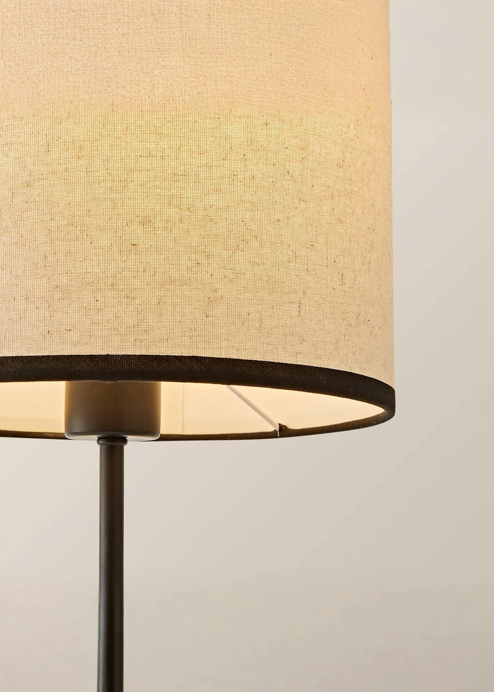 ValueLights Kaiden Dome Table Lamp with Black Trim Linen Shade - One Size Image 4