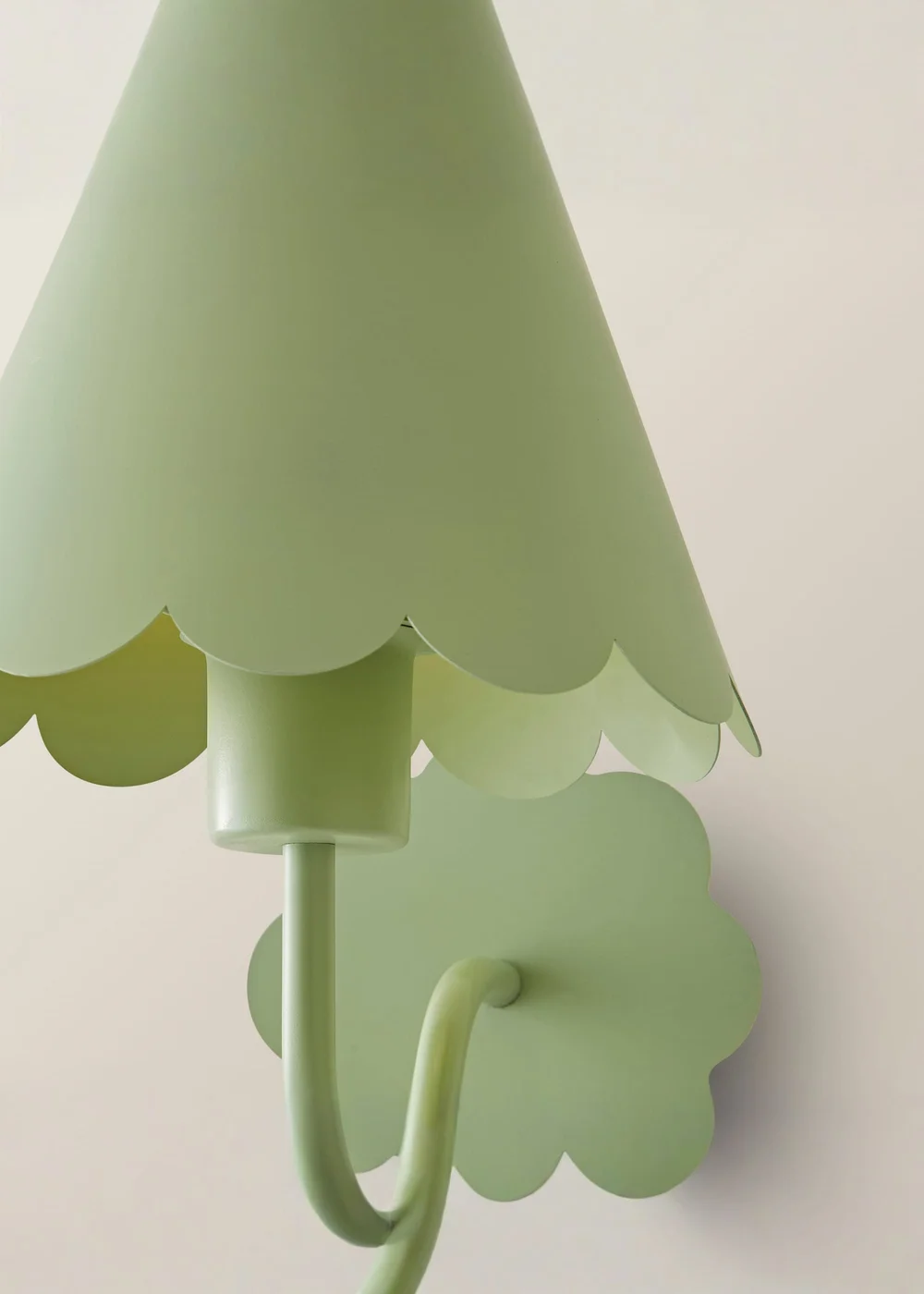 ValueLights Hattie Green Scallop Rechargeable Wall Light - One Size Image 4