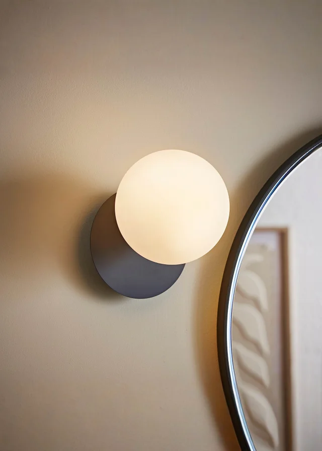 ValueLights Darla Navy Bathroom Wall Light with Bulb