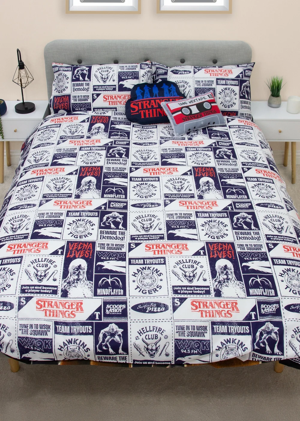 Stranger Things Flames Black Duvet Cover - Double Image 2