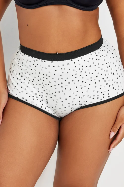 Yours 5 Pack Curve Black & White Star Print High Waisted Shorts - 26-28 Image 2