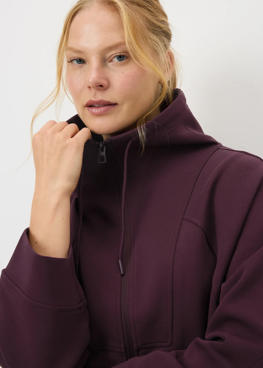 Souluxe Burgundy Zip Funnel Neck Sweatshirt - Small Image 1