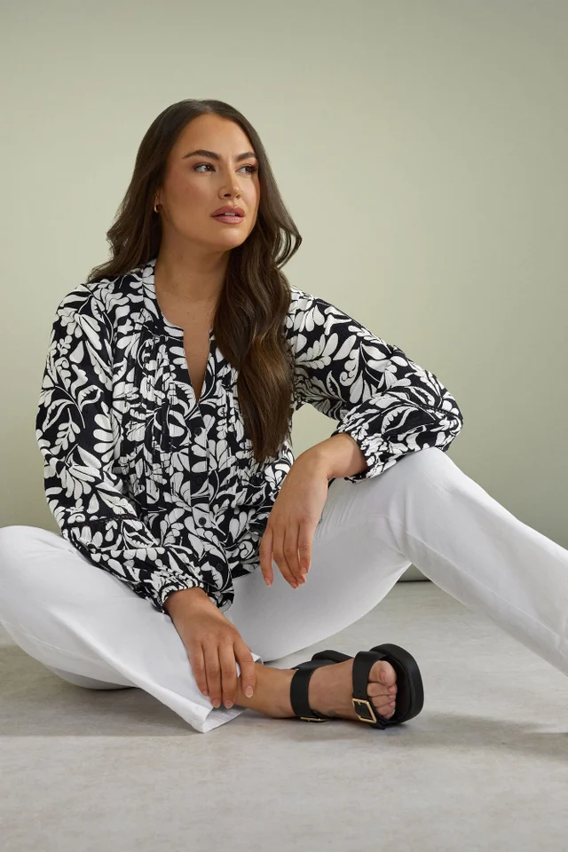 Evans Curve Black Floral Print Pintuck Blouse