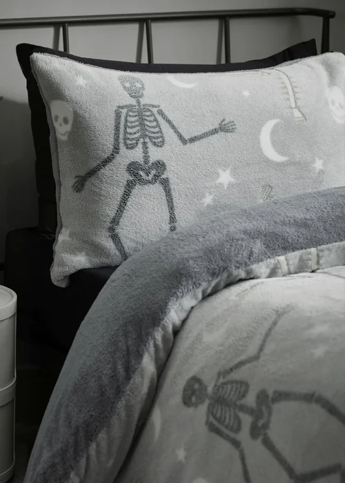Catherine Lansfield Grey Halloween Skeleton Fleece Glow in the Dark Duvet Cover Set - Single Image 3