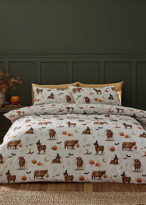 Catherine Lansfield Natural Halloween Highland Cow Reversible Duvet Cover Set - Single Image 1