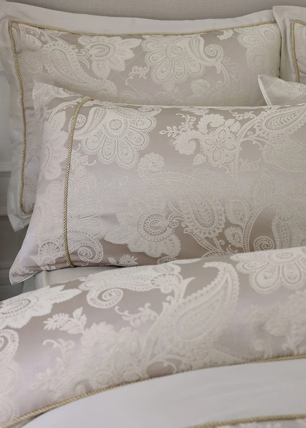 Catherine Lansfield Opulent Jacquard Duvet Cover Set Champagne Gold - Single Image 2