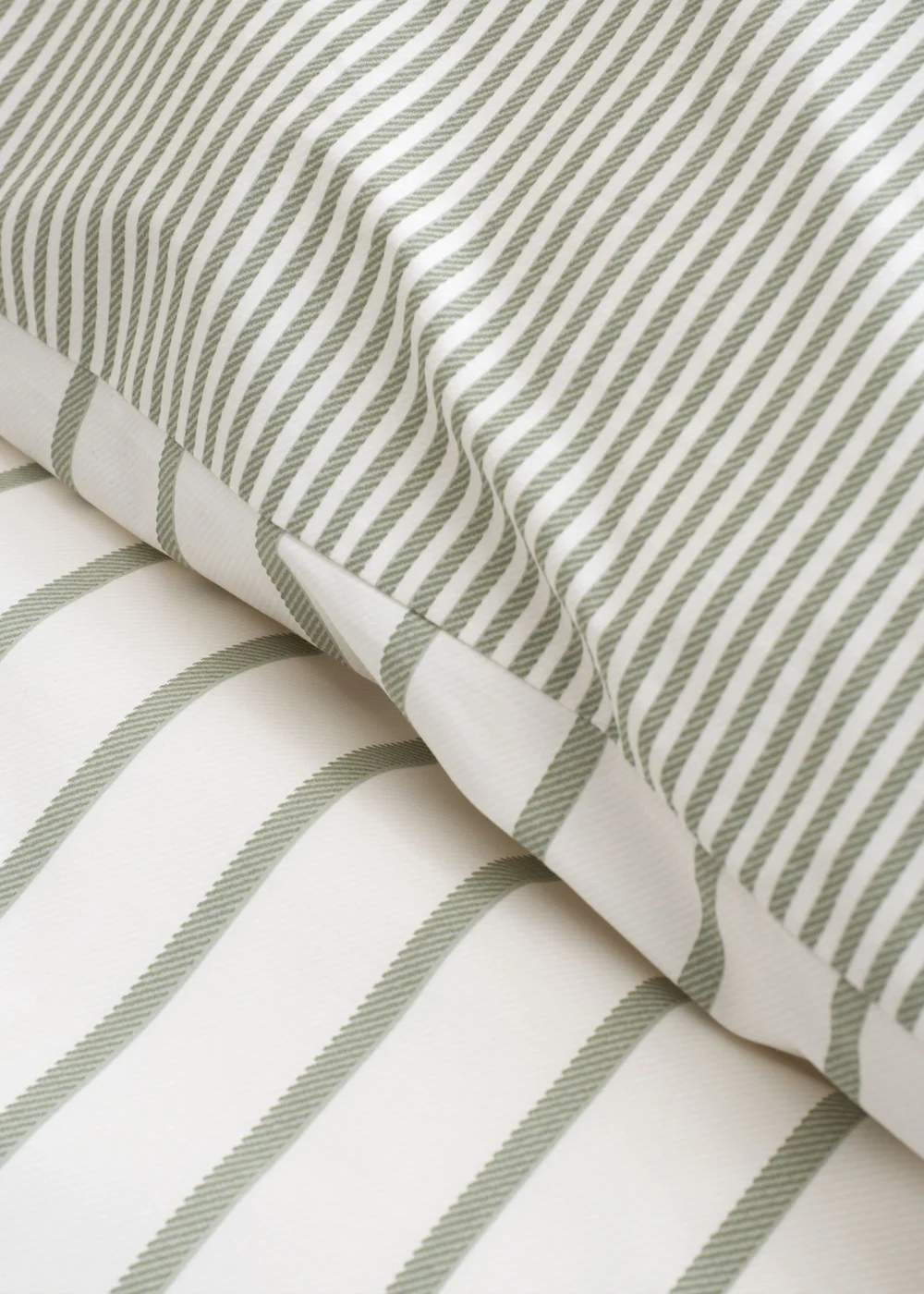Bianca Fine Linens Green Hampton Stripe Cotton Reversible Duvet Cover Set - Single Image 4