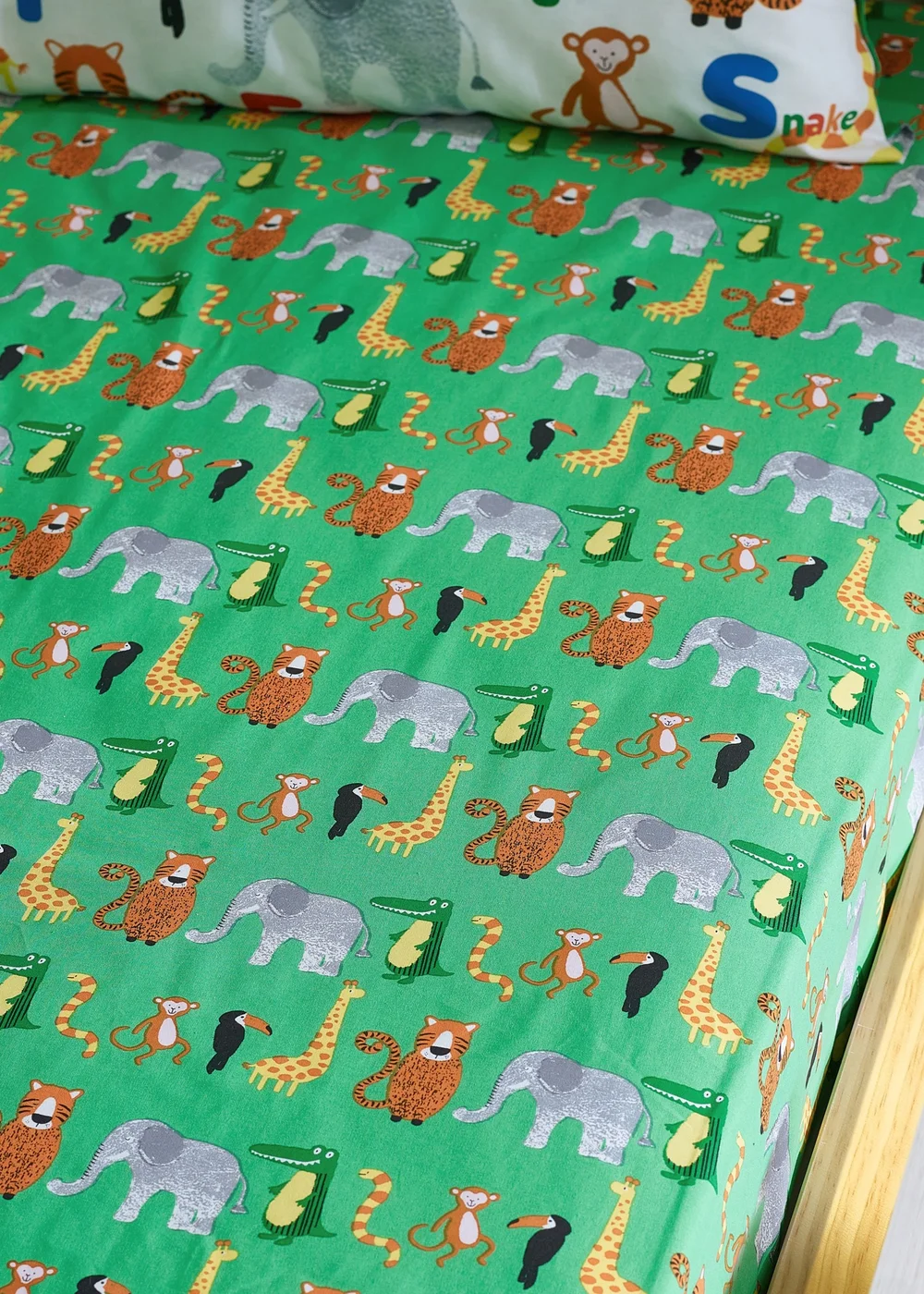 Catherine Lansfield Animal Magic Fitted Sheet Green - Junior Image 1
