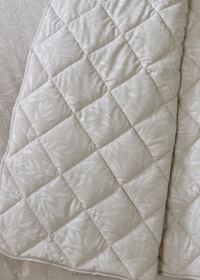 Catherine Lansfield Corded Leaves Quilted Bedspread Champagne Gold