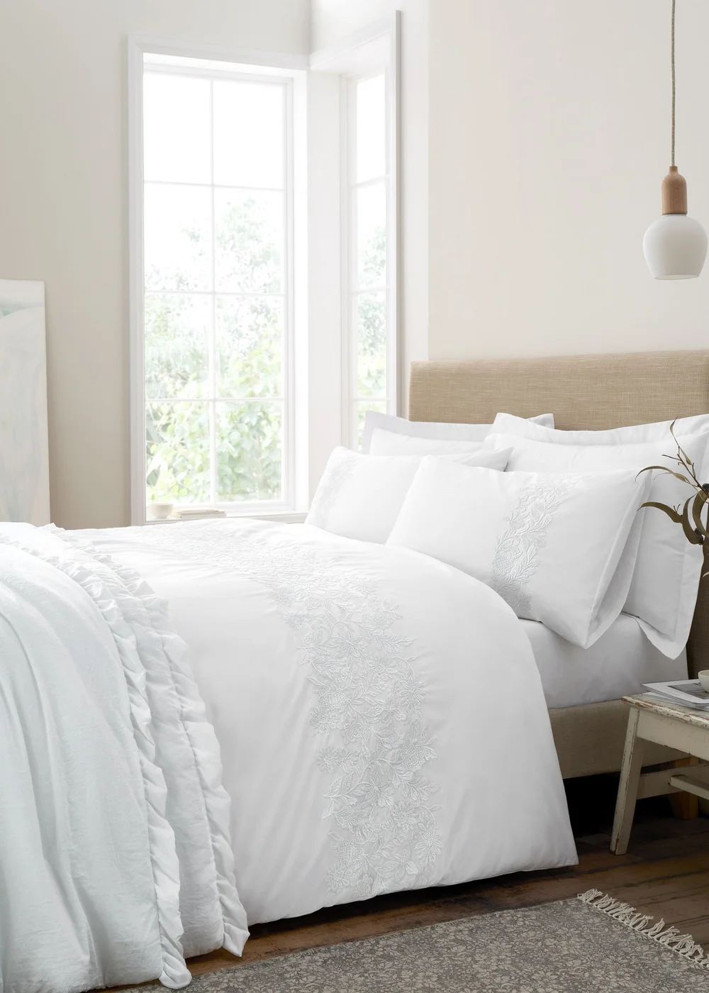 Bianca Fine Linens Embroidery Floral Cotton Duvet Cover Set White - Single Image 1