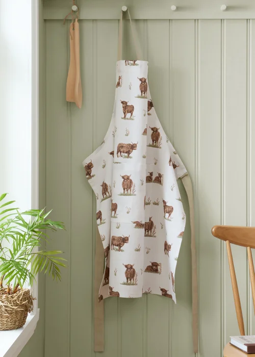 Catherine Lansfield Angus Highland Cow Cotton Kitchen Adult Apron Natural - One Size Image 1