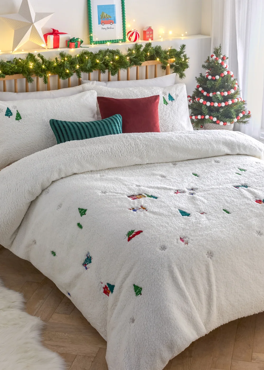 Furn Christmas Together Embroidered Fleece Snow Duvet Set - Single Image 1