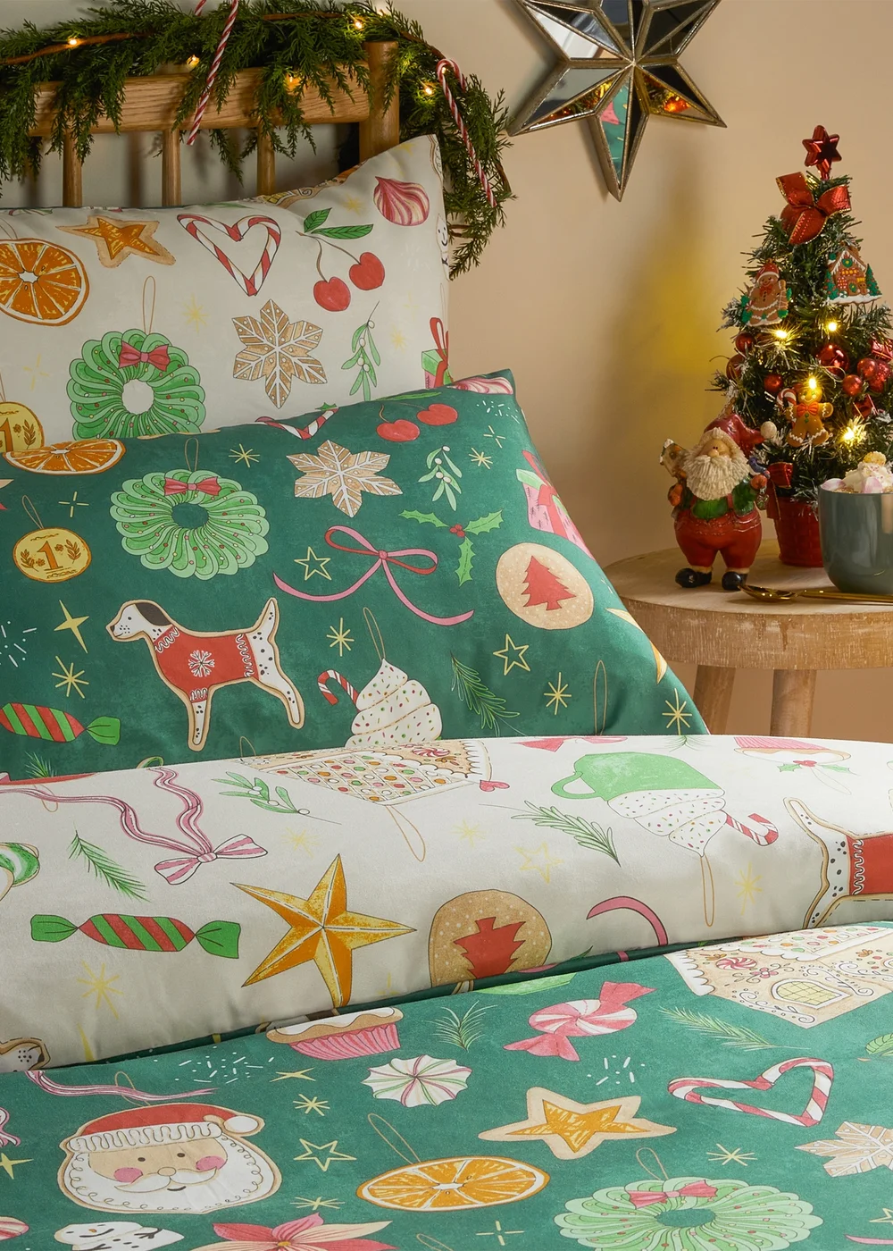 Duvet Day Festive Treats Printed Soft Touch Emerald Duvet Set - Double Image 2