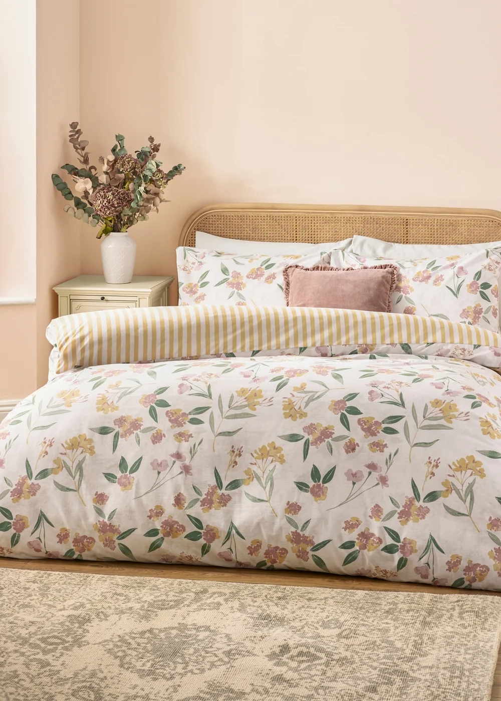 Wylder Nature Betsie Printed Reversible Yellow Duvet Set - Single Image 1