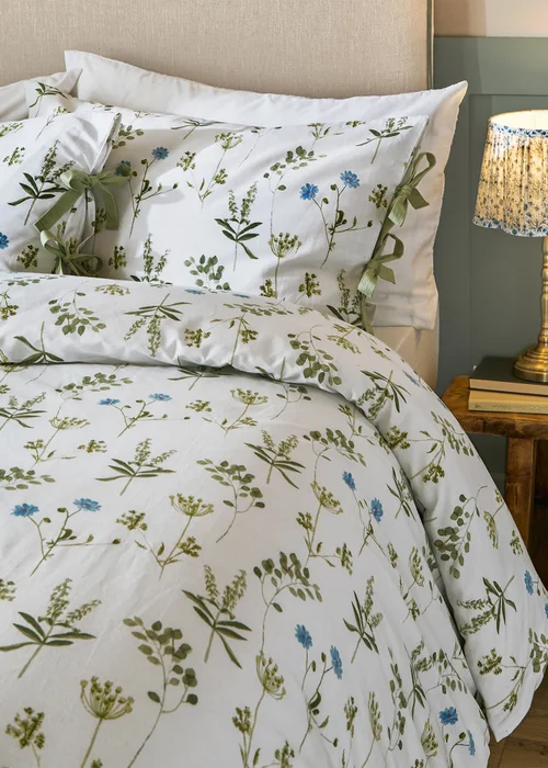 Wylder Nature Meadow 100% Cotton Floral White Duvet Set - King Image 2