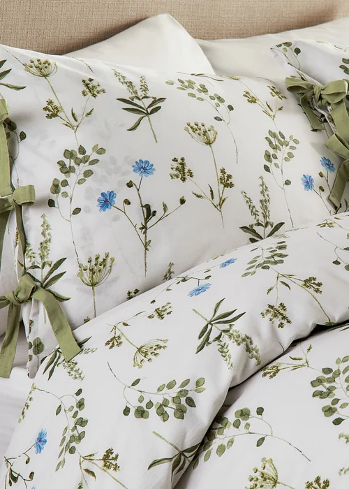 Wylder Nature Meadow 100% Cotton Floral White Duvet Set - King Image 4