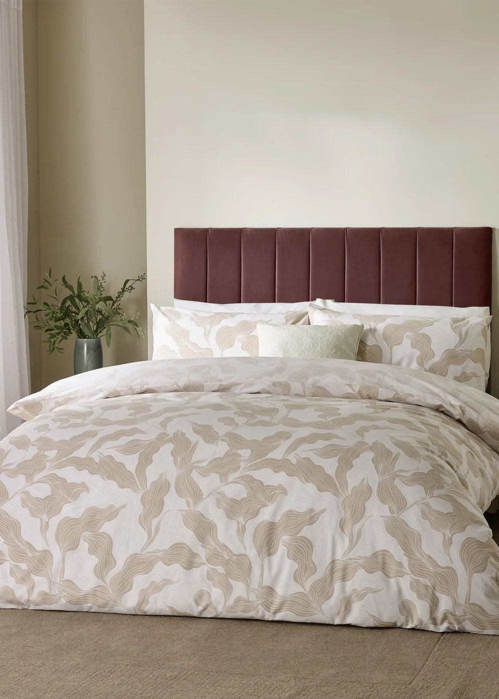 Hoem Lauro Printed Reversible Stone Duvet Set - Single Image 1