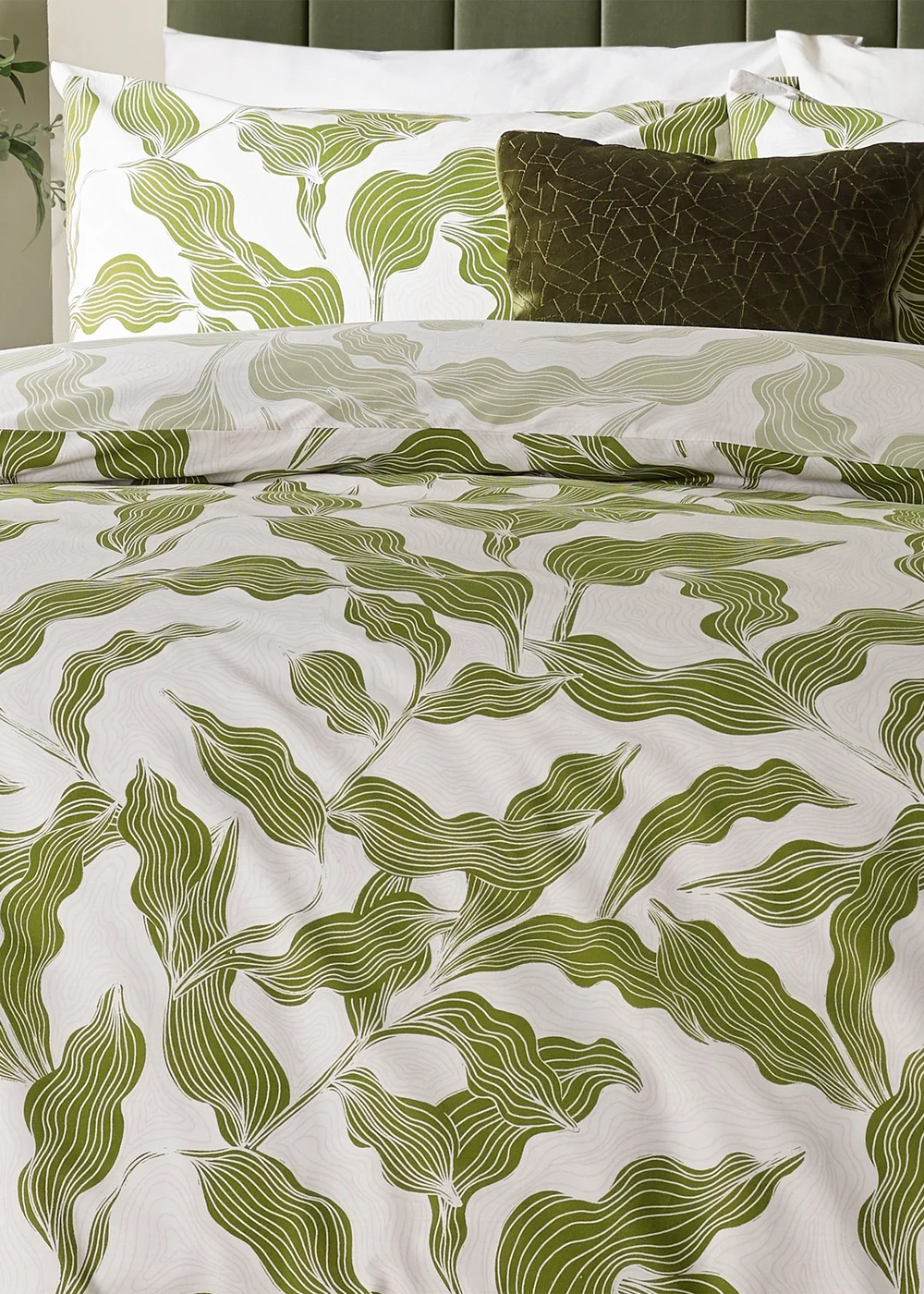 Hoem Lauro Printed Reversible Olive Duvet Set - Single Image 2