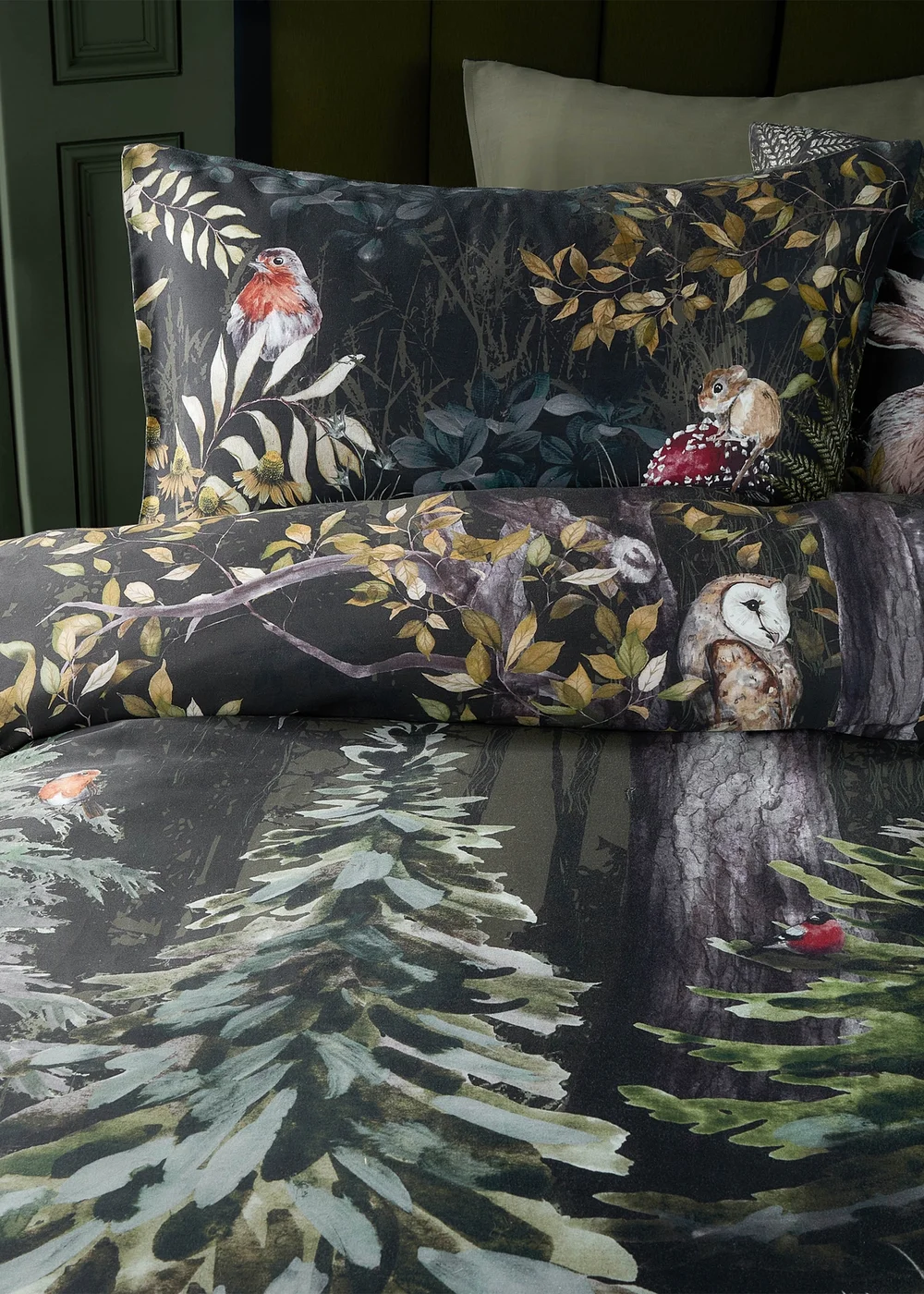 Paoletti Sherwood Forest 100% Cotton Printed Forest Green Duvet Set - Single Image 2