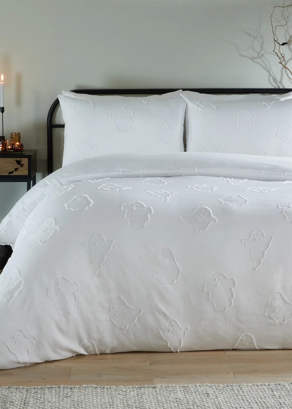 Duvet Day Ghostly Ghouls Soft Touch Tufted White Duvet Set - Single Image 1