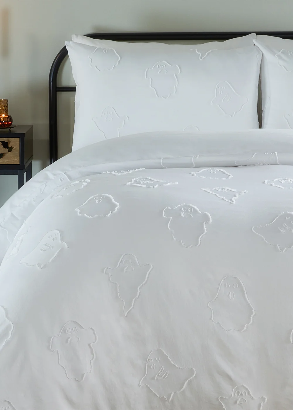 Duvet Day Ghostly Ghouls Soft Touch Tufted White Duvet Set - Single Image 3