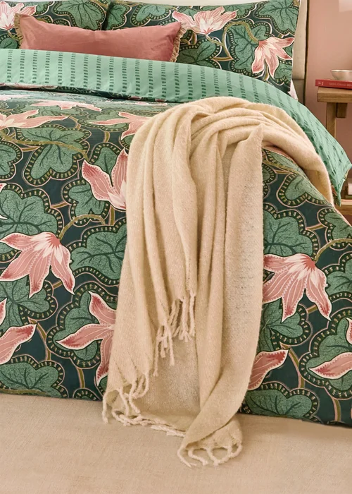 Wylder Luella Printed Reversible Juniper Green Duvet Set - Single Image 3