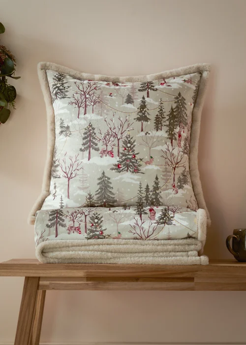 Furn Forest Festivities Faux Fur Natural Throw - 130 x 180cm Image 6