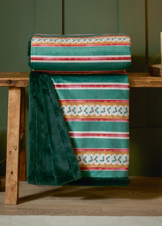 Furn All Wrapped Up Velvet Faux Fur Emerald/Red Throw