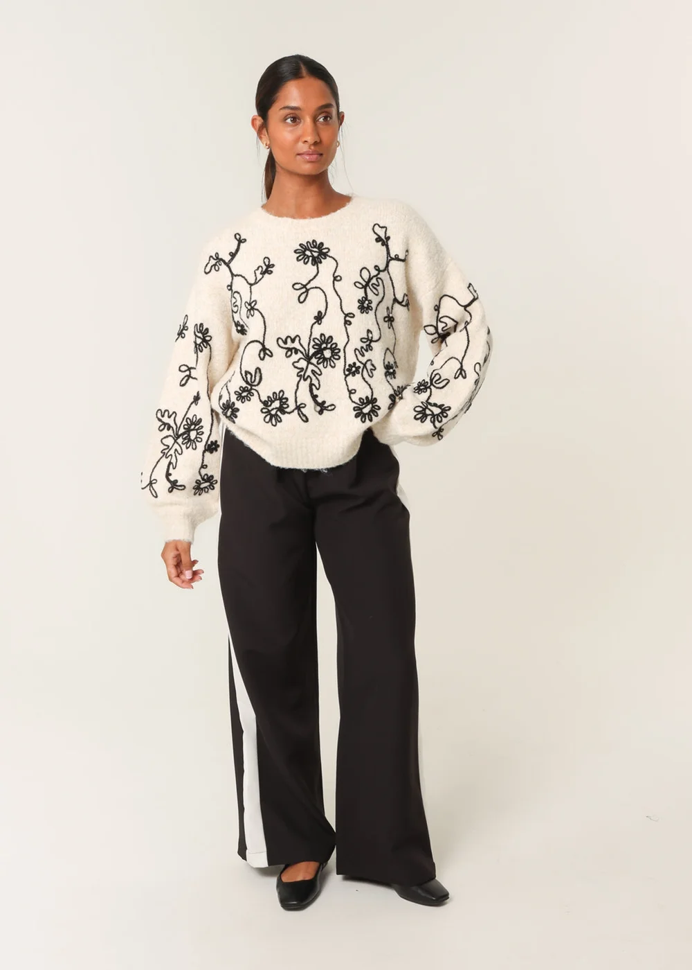Blue Vanilla Stone Floral Embroidery Jumper - S/M Image 3