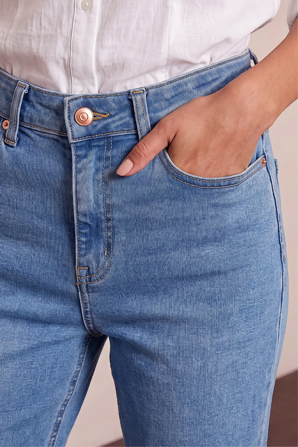 Roman Denim Petite Bootcut Stretch Jeans - 8 Image 4