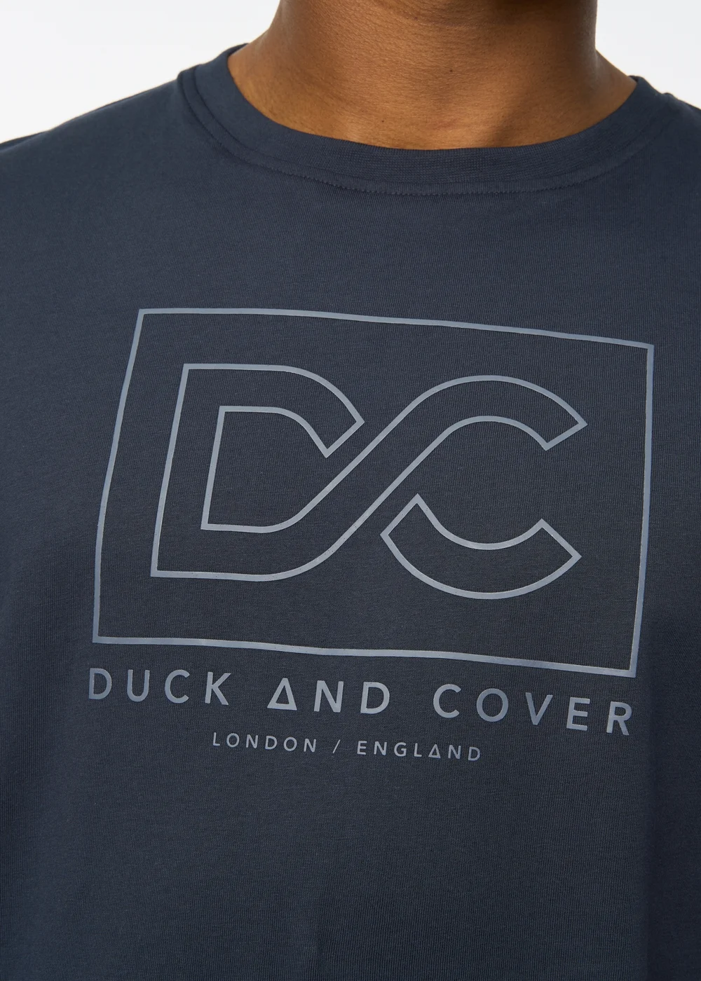 Duck & Cover Navy Rampmoore T-shirt - S Image 4
