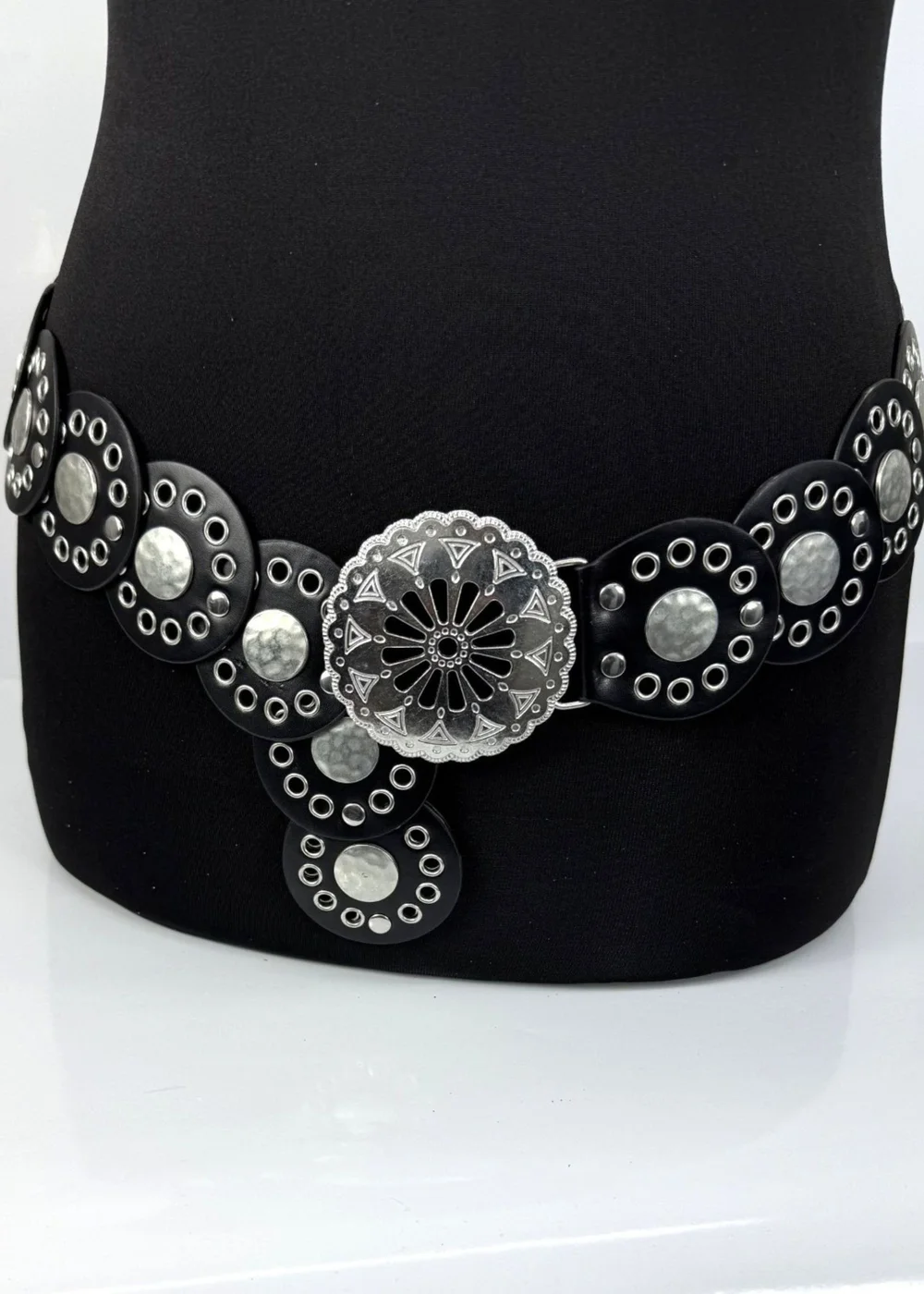 Raffaella Ladies Black Large Eyelet Disc Belt - One Size Image 1