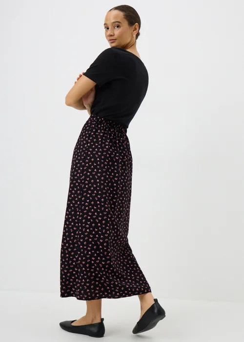 Black Ditsy Floral Maxi Skirt - Size 28 Image 3