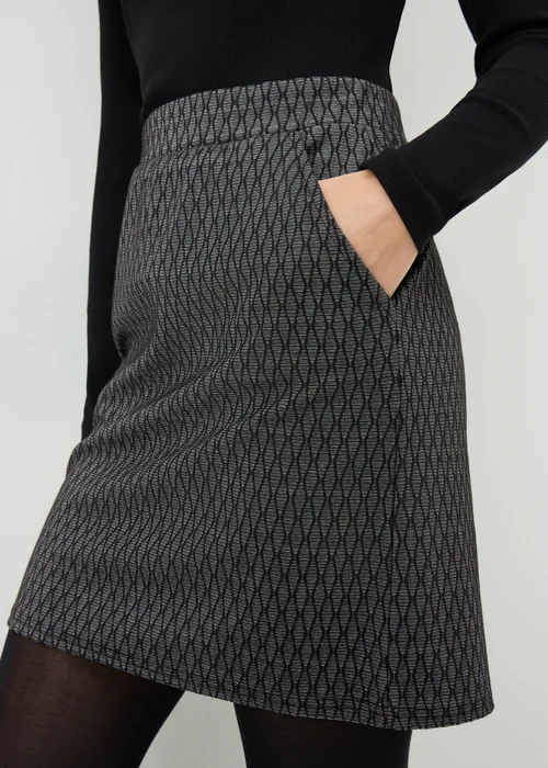 Black Geometric Mini Skirt - Size 20 Image 3