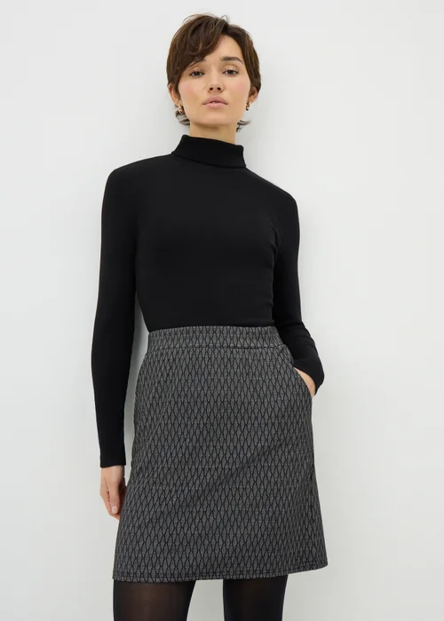 Black Geometric Mini Skirt - Size 20 Image 1