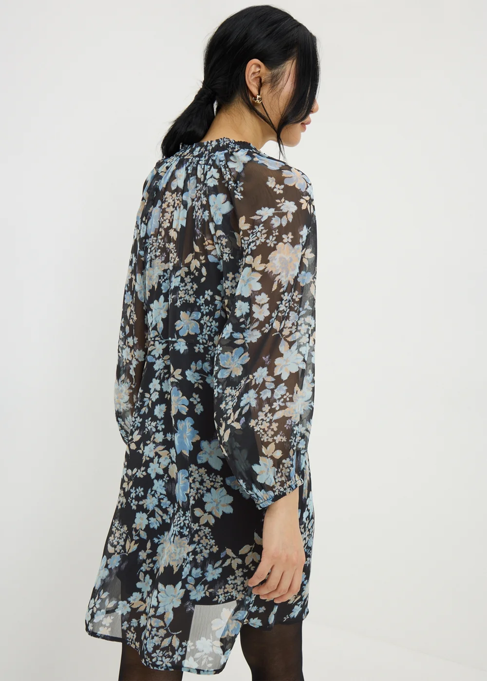 Blue Floral Shirred Neck Dress - 22 Image 3
