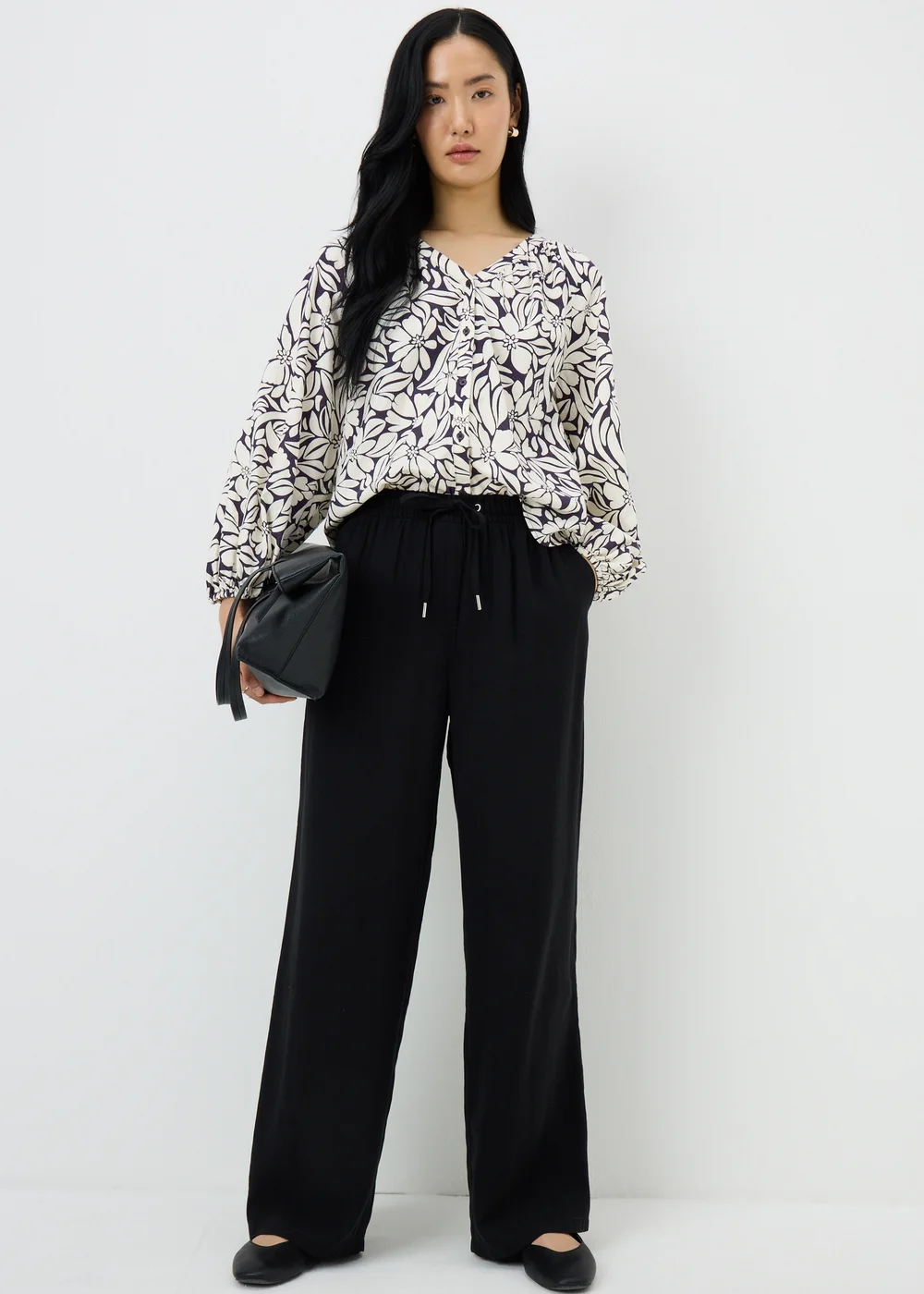 Blue Floral Linen Rich Gathered Blouse - Size 8 Image 1