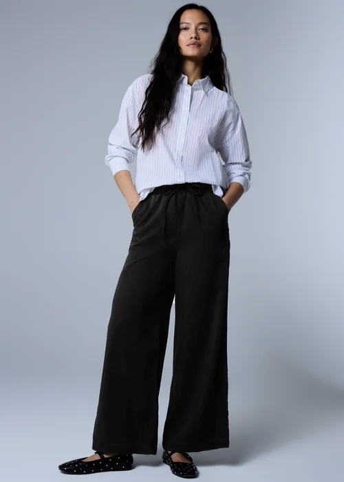 Black Comfort Fit Wide Leg Jeans - Size 08 29 leg Image 1