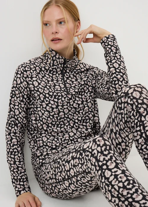 Souluxe Black Leopard Half Zip Top - Extra small Image 2